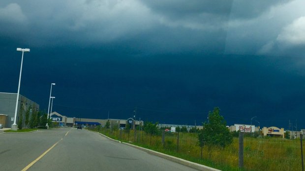 CBCNews's tweet photo. 'It was so loud ... I couldn't even hear anything': Possible tornado touchdown in Ontario https://t.co/CJuPo79OFS https://t.co/kZRWo5A6BJ
