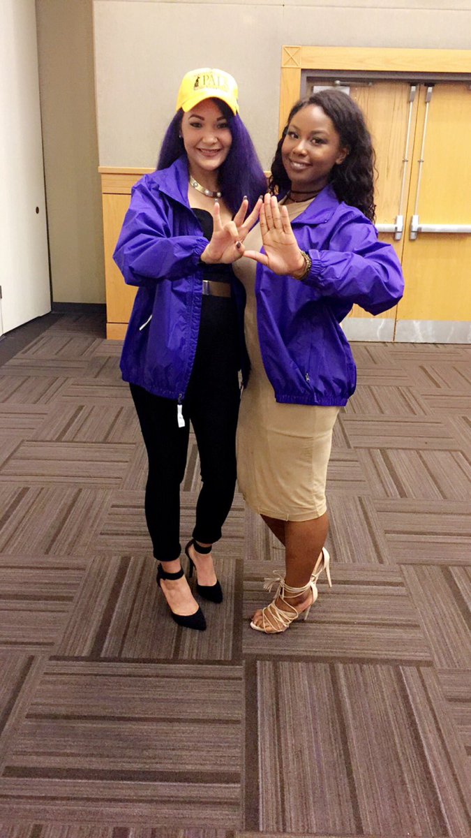 HellaFineYella's tweet photo. Proud To Say I Am 2016-2017 PAL 💜💛 Building 45 #FourFiveStayLive #KingsOf45 #Building45 #PVAMU20 #PV20 https://t.co/jqHgKh7EZt