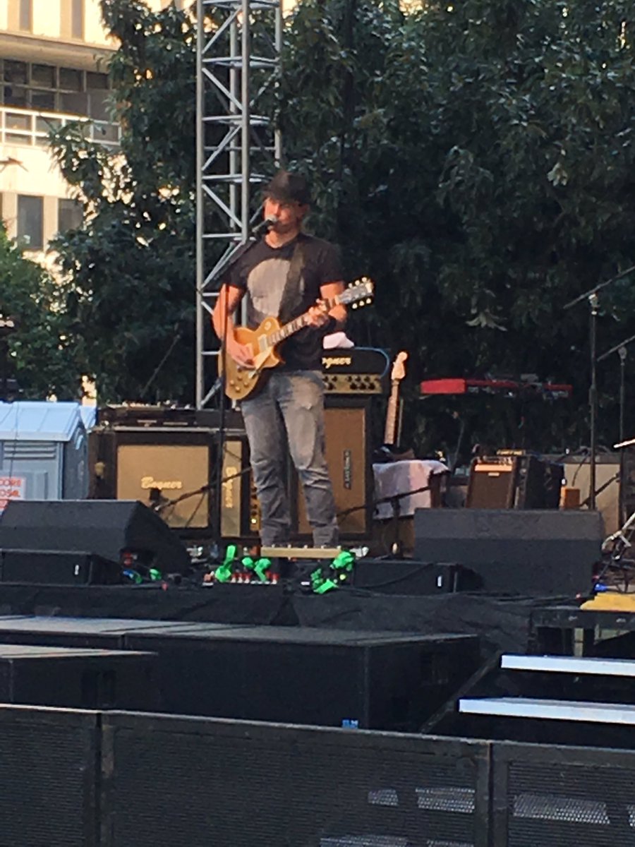 ALT1037DFW's tweet photo. The amazing @aaronhendra live onstage! What a HUGE talent! #RHOD @DFW_RW doors open music food &amp; drink! https://t.co/9INoE5xGSj