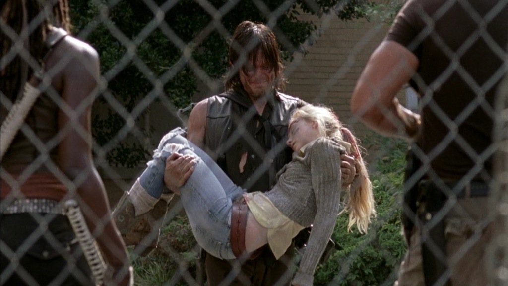 RoseGreeneTWD's tweet photo. Been watching The Walking Dead and I'm sobbing.. I hate this scene agh 😞😢 why Beth WHYYYYYYY https://t.co/vdwNHDyFy6