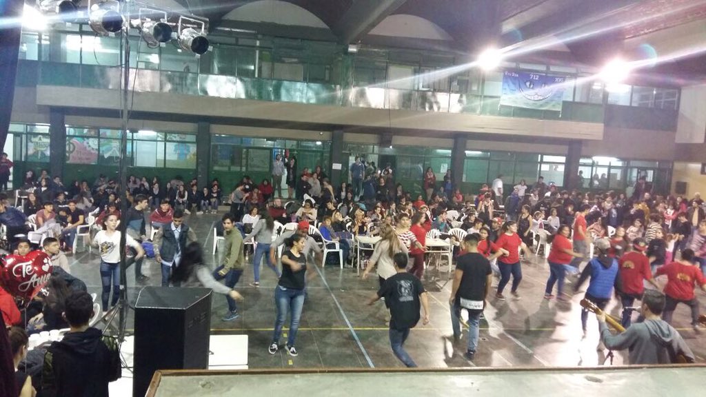 TWMunicipalidad's tweet photo. #AhoraTrelew #EvitaCulturales #Esc712 https://t.co/kitGor4buB
