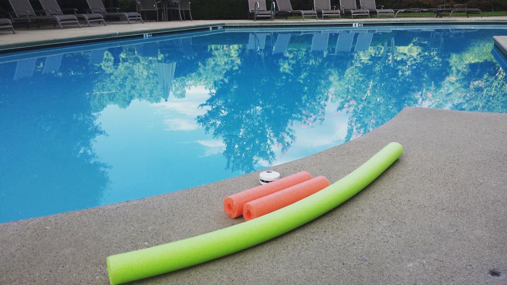 VioletFlash1999's tweet photo. Time to work out...
#waterworkout #aquafit #aquaaerobics #poolwalking #swimming #watersprints #pool #swim https://t.co/1iHBuJ3u6f
