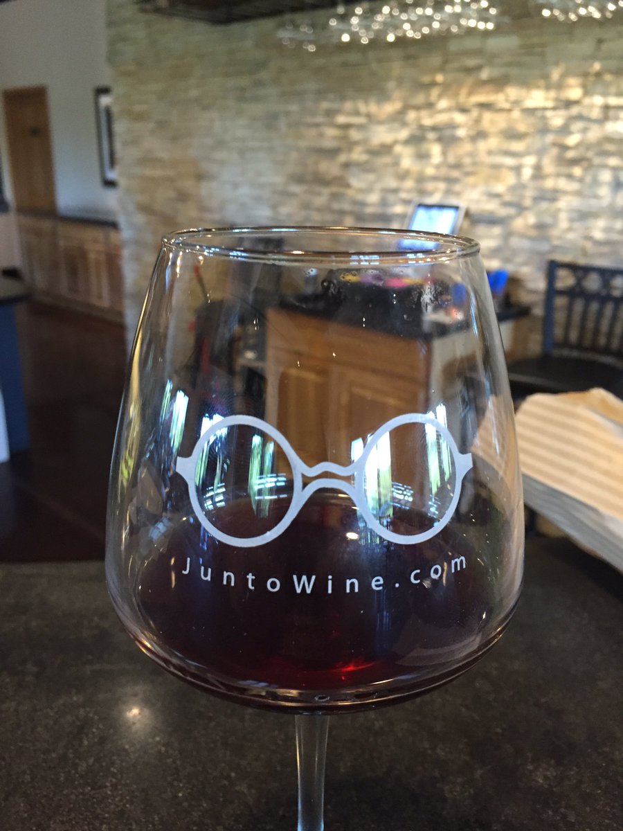 CraigSkro's tweet photo. I suggest the Mason at @JuntoWine !! #dryisgood https://t.co/9nhCoAKhhk