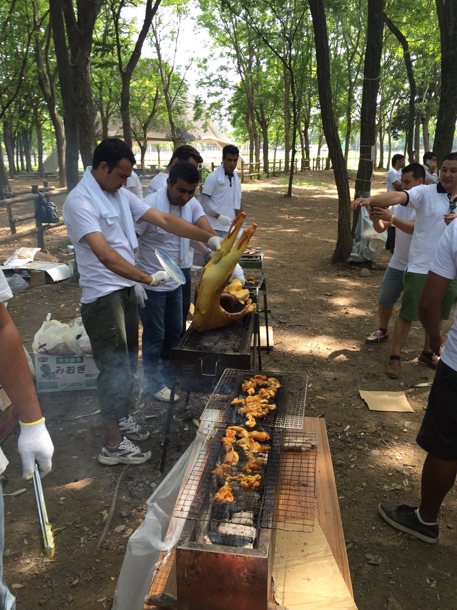 アジアハンター小林 食べ歩くインド 旅行人より8 5刊行 光が丘公園バーベキュー 広場でネパール人 パルヴァットサマージ主催のバーベキュー T Co Wjbbdm5trj Twitter