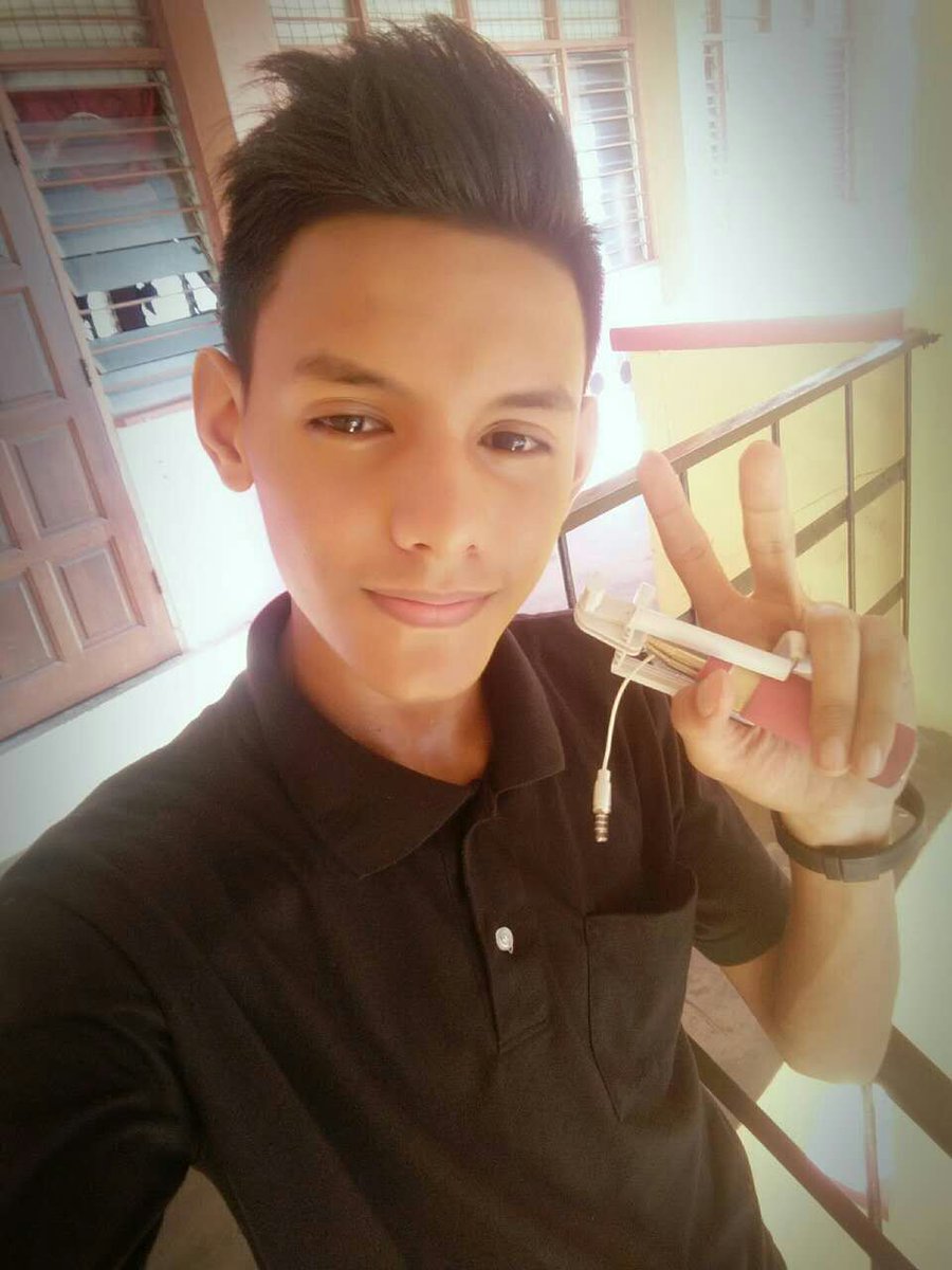 fauza001's tweet photo. 😊😊✌✌ https://t.co/Td4fhEA29h
