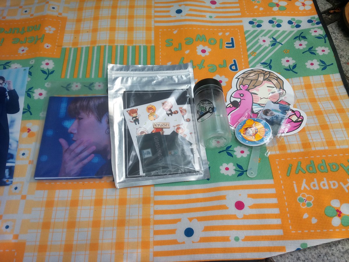 지금  보틀set + 포토북set + 슬로건 1,5000원 선착순 3분만!