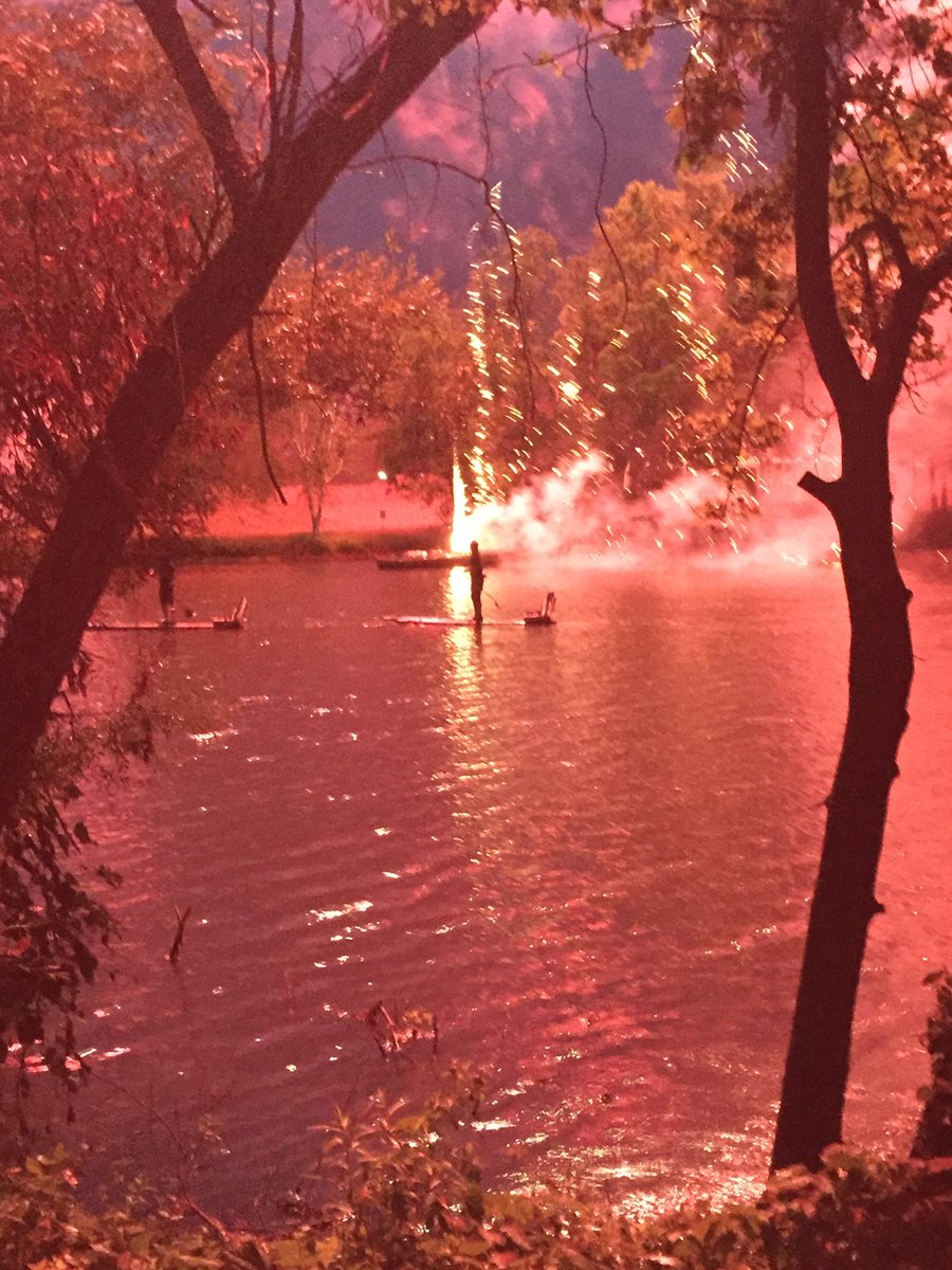 WaterfordHTrail's tweet photo. SUP best seat in the house!!!! #fireworks @blackbridge2016 https://t.co/UBdNvWJvBc
