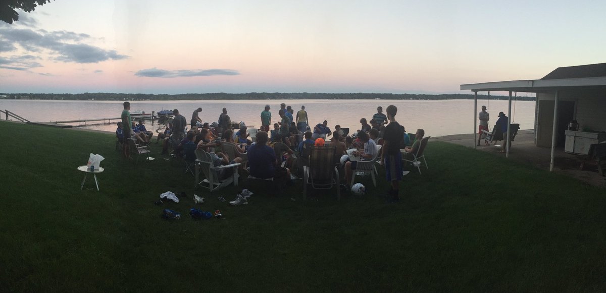 Gue_Football's tweet photo. Great night to be a Wildcat #Decalnight #GRIND #SeniorSpeeches https://t.co/JykCDju8SQ