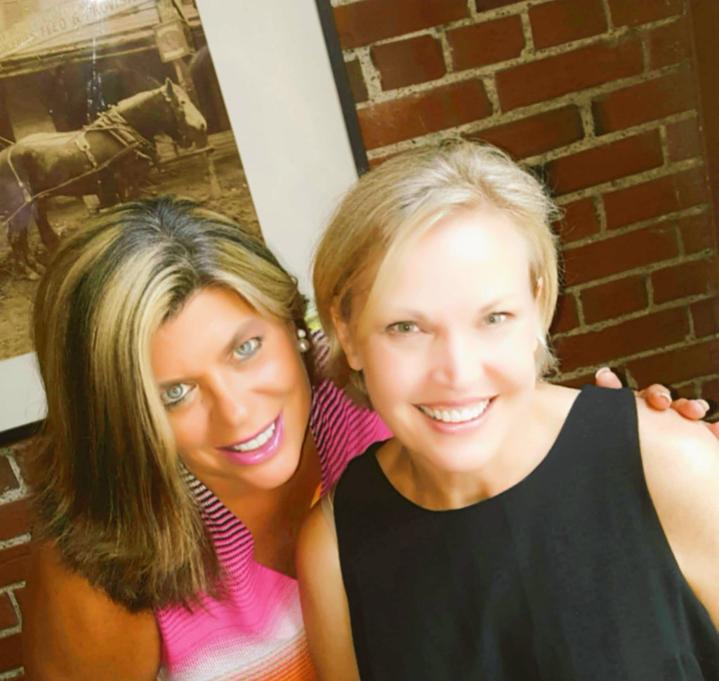 TotallyT2's tweet photo. And we made it.....#femaleexecs https://t.co/oOXtOprFXR