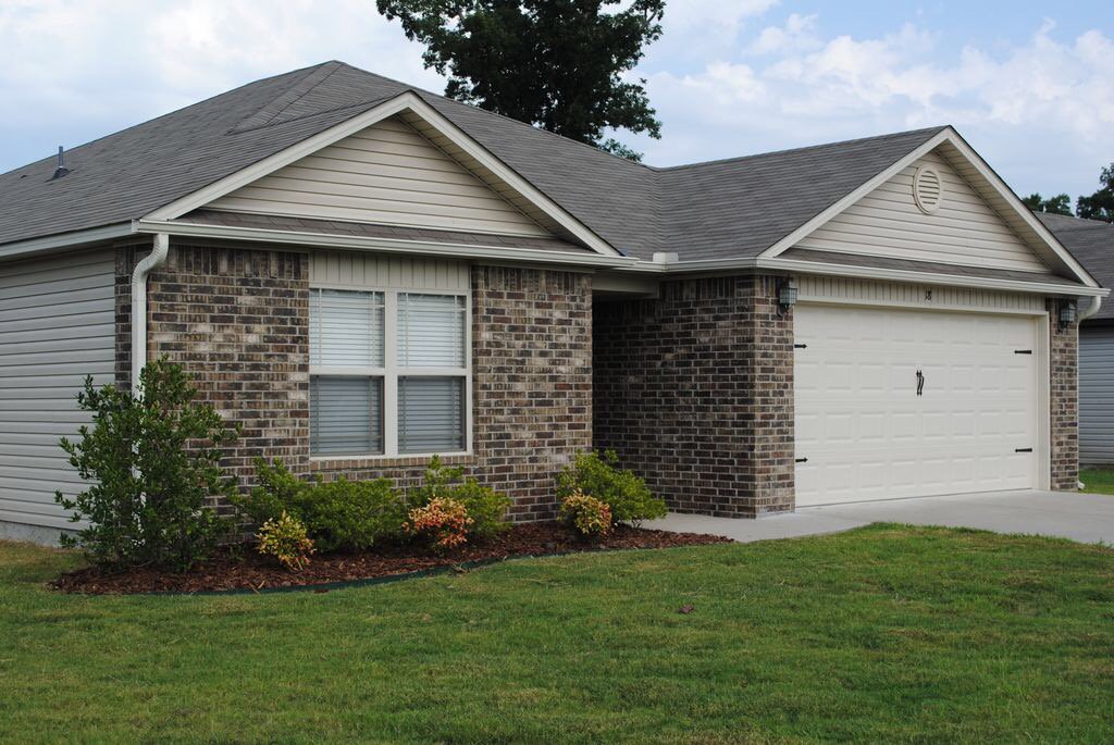 ssummerreynolds's tweet photo. See what I found on @Zillow! https://t.co/XXUA0Om0iv https://t.co/ie9UD3KLLT