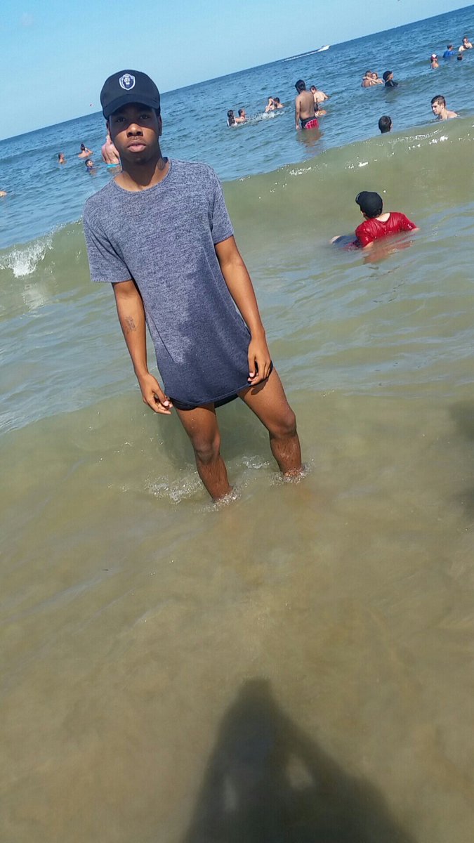 SoDumbIn_Love's tweet photo. Ride me like the ocean 🌊 if I'm still standing I'm winning 😏😎 https://t.co/Q6RCFkO5qM