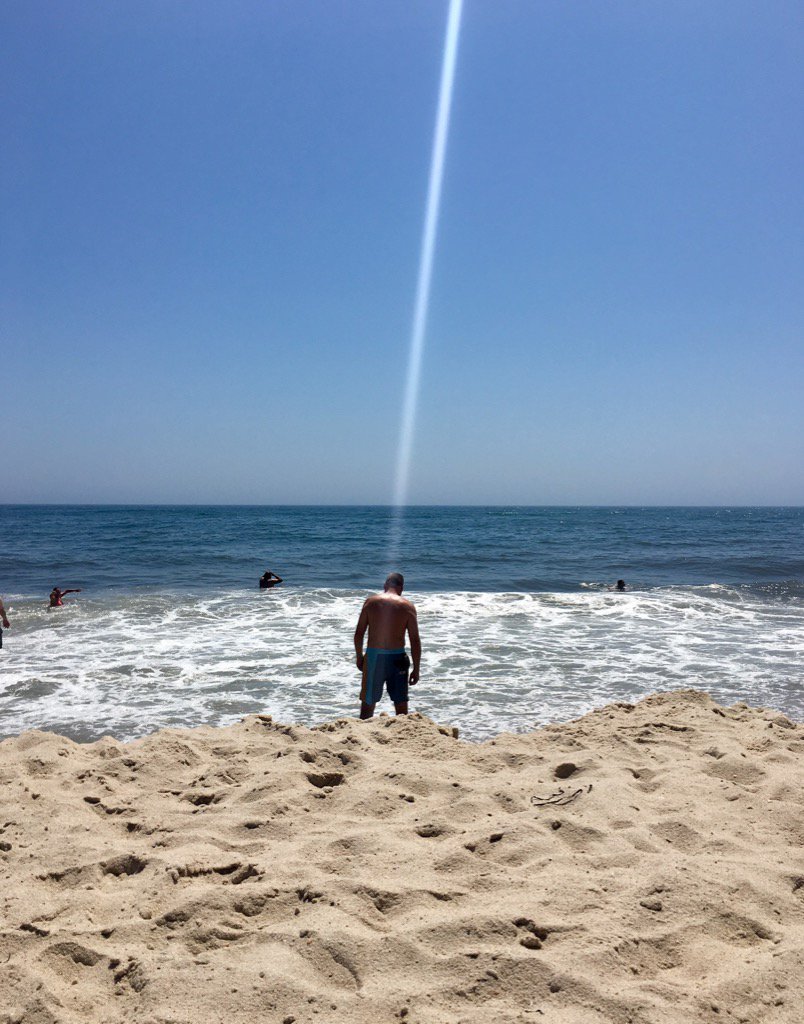 ghoffman29's tweet photo. From #GodsHands thru my body today at #FlyingPointBeach #nofilter #freaky #hamptons https://t.co/kyt1ImrEsE