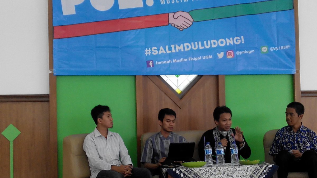 Assalamu'alaikum! Di musholla fisipol sdg brlgsg talkshow inspiratif nih! Mari merapat :)