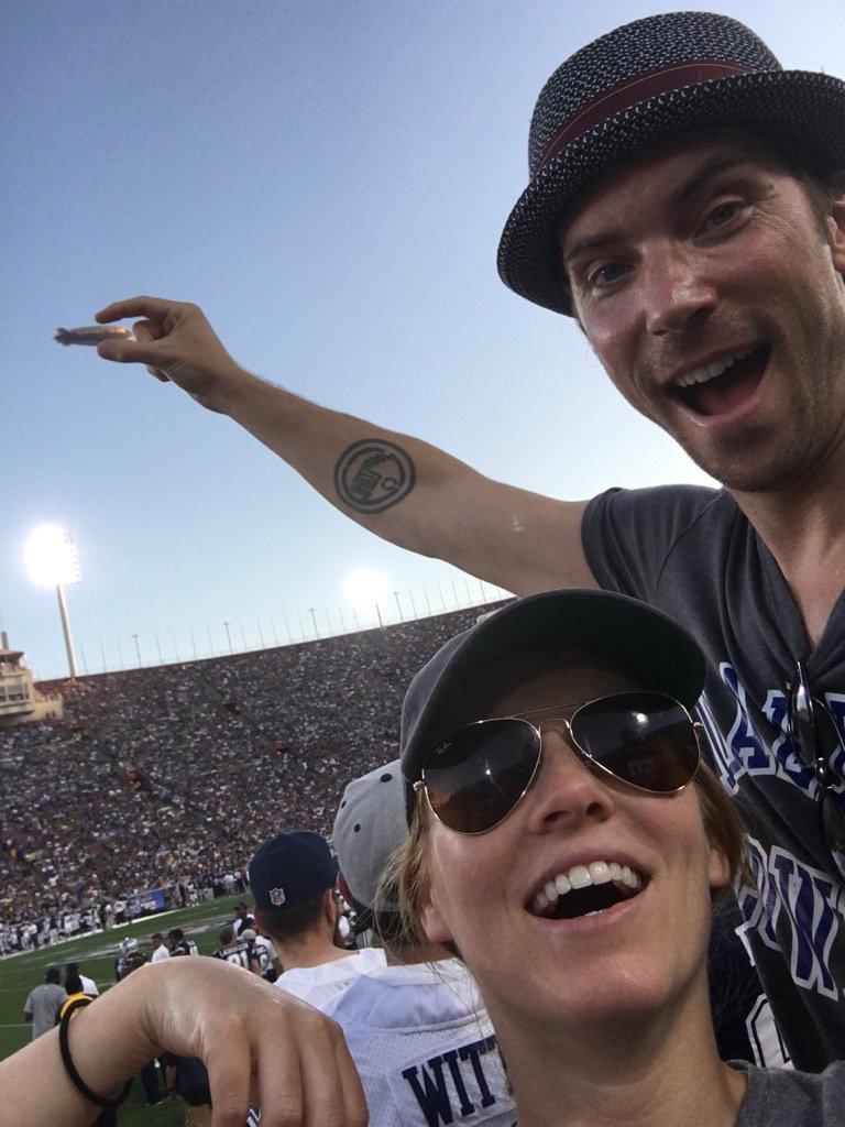 TroyBakerVA's tweet photo. #BlimpSelfie https://t.co/ZWNg2US4rh