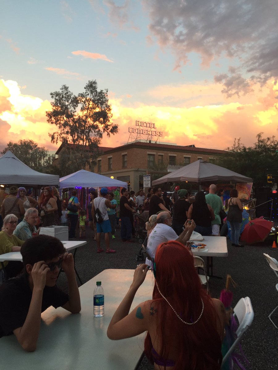 jennhopkinsart's tweet photo. Return of the Mermaids is heating up AND cooling off!
#returnofthemermaids #tucson #monsoon #tucsoncomiccon https://t.co/AUHMIfh23y