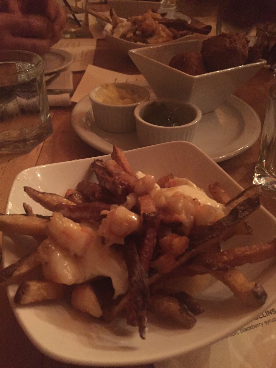debmatejicka's tweet photo. Appies have arrived!  Thanks to @SymonsRoadhouse for fitting us in! #1stClassFood #1stClassService #nomnomnom https://t.co/5eMRh6GVbO
