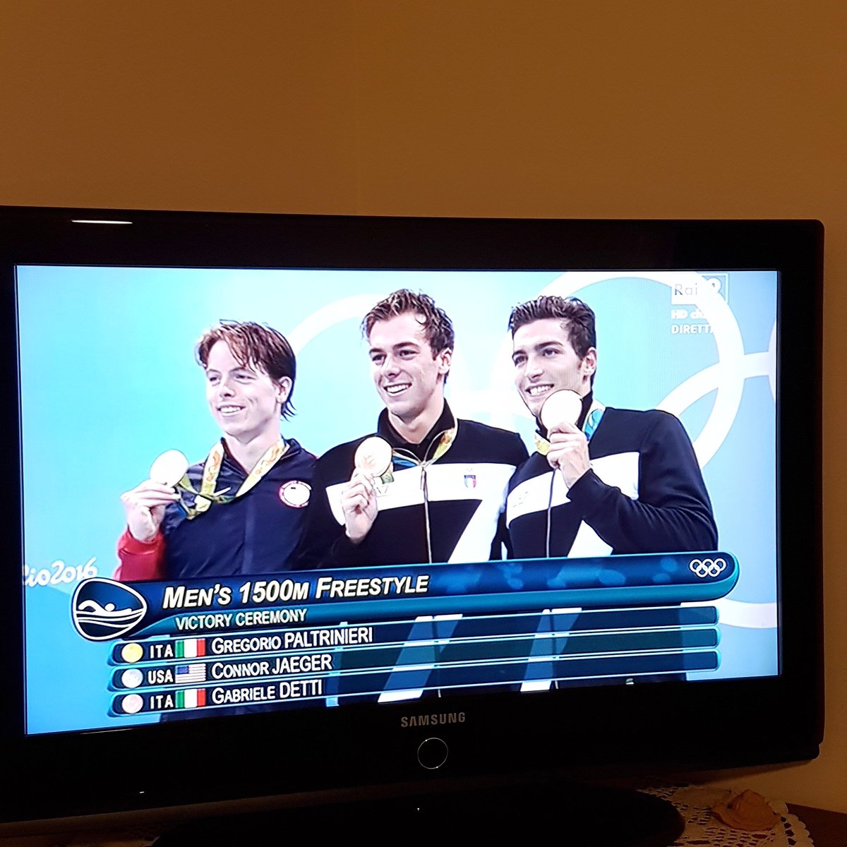 Buonanotte così🎖🇮🇹 Orgoglioso di voi 💪 <a href="/greg_palt/">Gregorio Paltrinieri</a> @gabrydetti 👏👏 #goldmedal #bronzemedal #italia