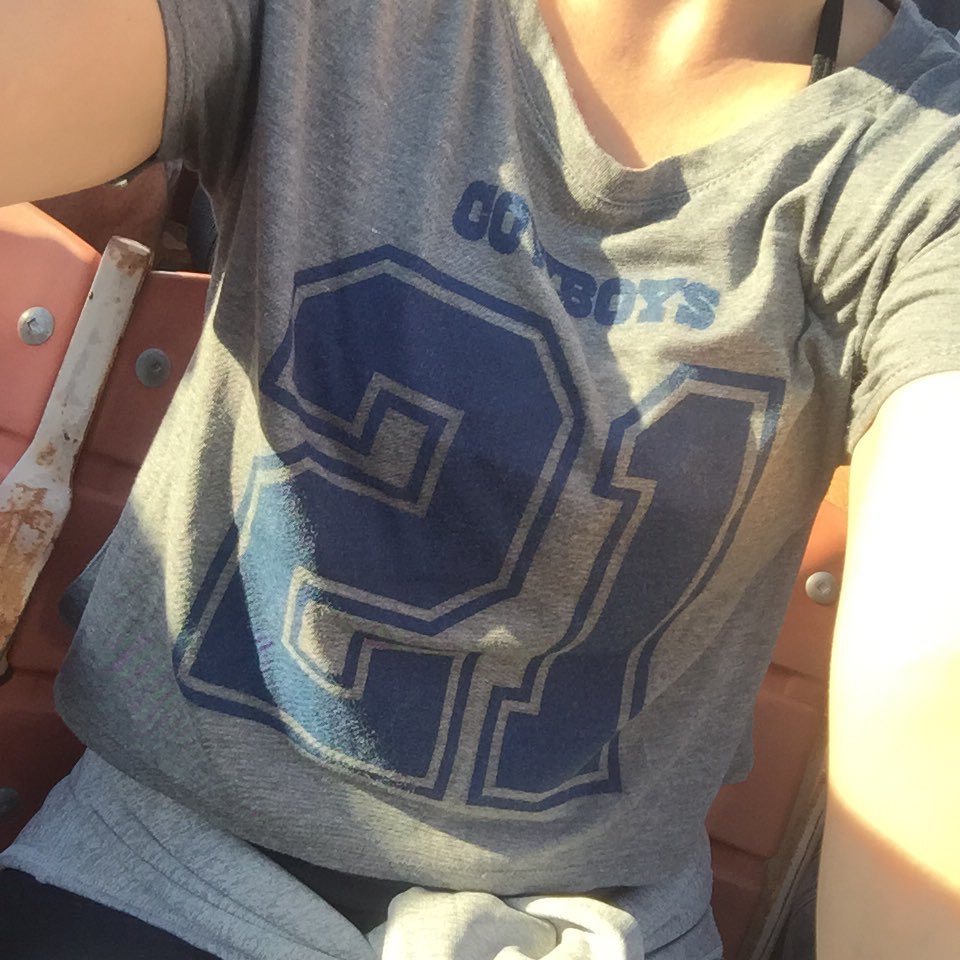 EmilyJMcDonald's tweet photo. This crop top is for you @EzekielElliott #gocowboys https://t.co/SWREg88r5X