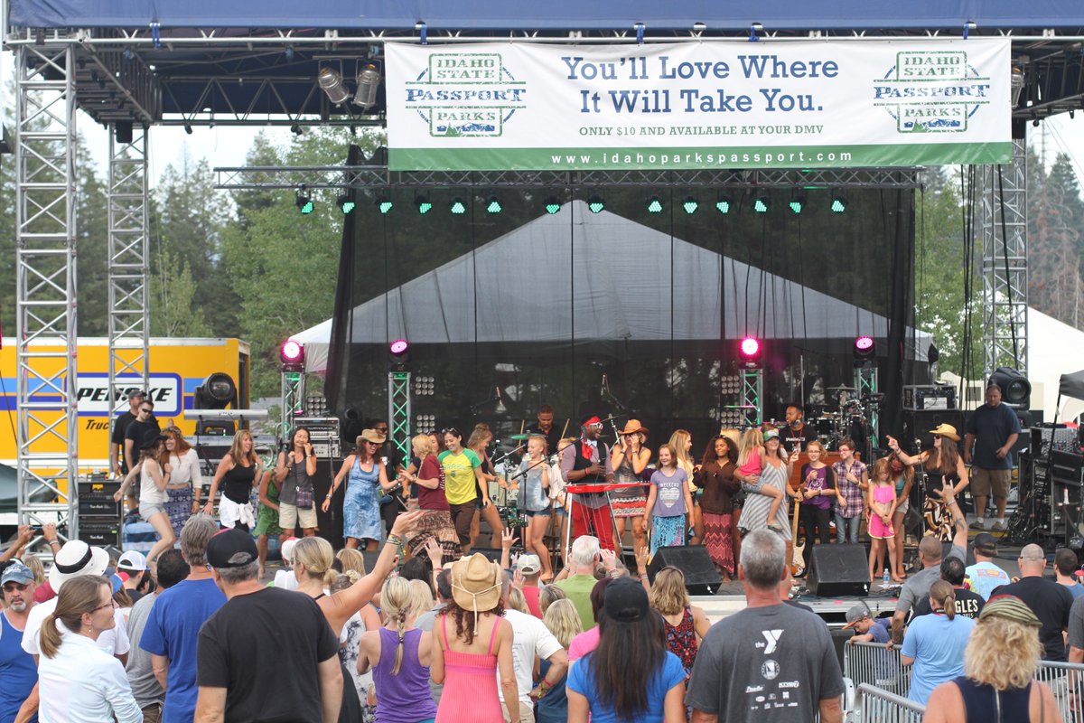 HOLY COW <a href="/rrtfb/">Rrff Rtfb</a> knows how to put on a show!!! Thanks for an incredible set, guys!