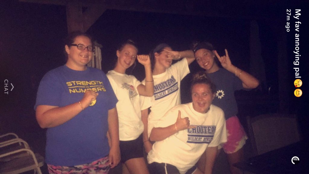 bayleepaige01's tweet photo. Lastnight and today was lit with my bestfriends! Best night prob all summer! Ily guys😂💙😊 #ripflamingo #lilly #kelsi https://t.co/XlHTH3DU1L