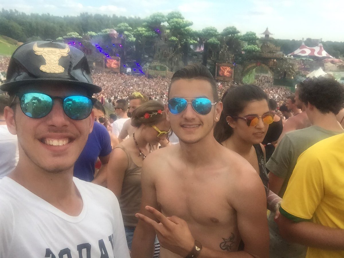 elonfogel's tweet photo. Memories @tomorrowland #tml16 https://t.co/3PMiJpahv7