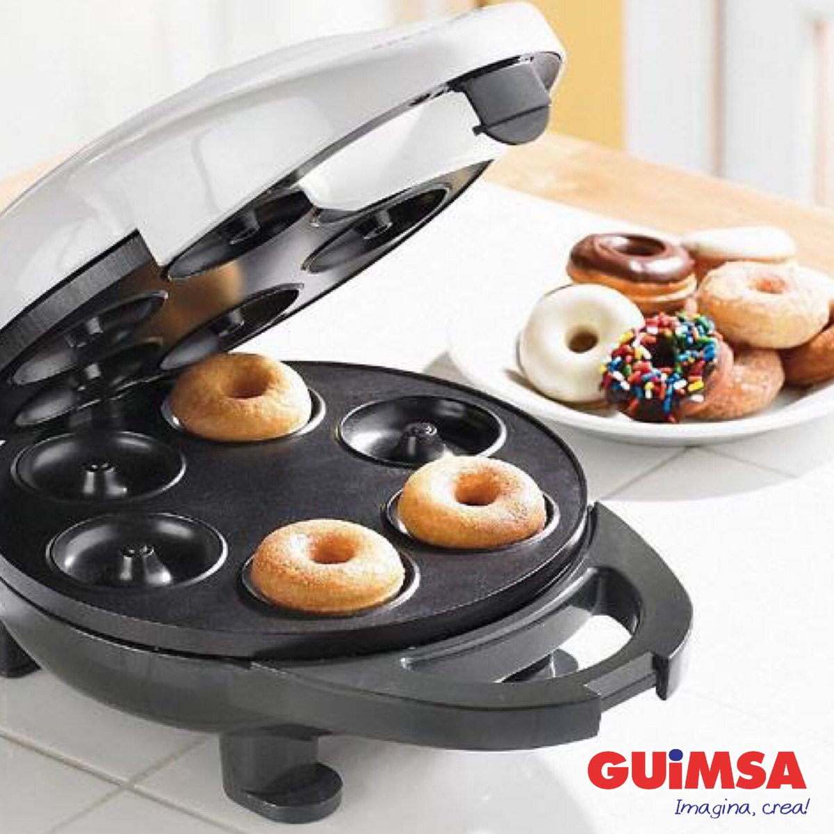 Guimsa_ec's tweet photo. Mini donuts hechas en casa😍 Lo mejor🙌🏻 Puedes hacerlas con la #DonutsMaker 🍩 disponible en #Guimsa 🍡🍬 https://t.co/rsnlKYlBjQ