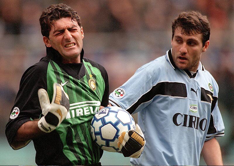 One picture, two legends. 

#InterClub90s