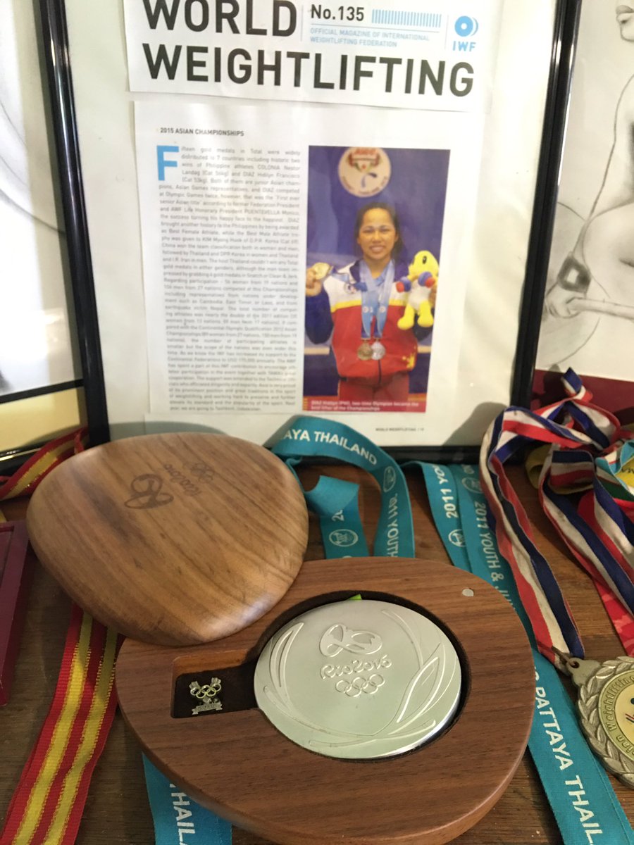 LOOK: Hidilyn Diaz' Olympic silver medal  | via <a href="/cedrickkbasco/">Karl Cedrick Basco</a> #PHinRio2016 #Rio2016