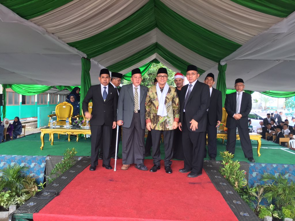 ZUL_Hasan's tweet photo. Ayo generasi masa depan Islam lawan kesenjangan &amp; kemiskinan. Hadirkan Islam sebagai rahmat bagi semua #Optimis https://t.co/sl4SYzNKGp