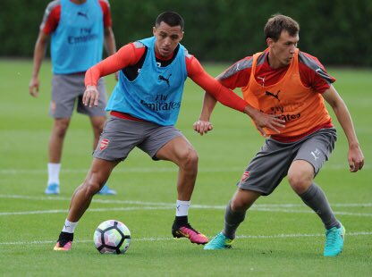 TheAFCBell's tweet photo. Arsenal 📸| أقل من 12 ساعة على ركلة البداية، هكذا كانت استعدادات اللاعبين في آخر حصة تدريبية. ⚽️ https://t.co/uG68AGythB