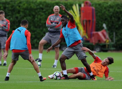 TheAFCBell's tweet photo. Arsenal 📸| أقل من 12 ساعة على ركلة البداية، هكذا كانت استعدادات اللاعبين في آخر حصة تدريبية. ⚽️ https://t.co/uG68AGythB