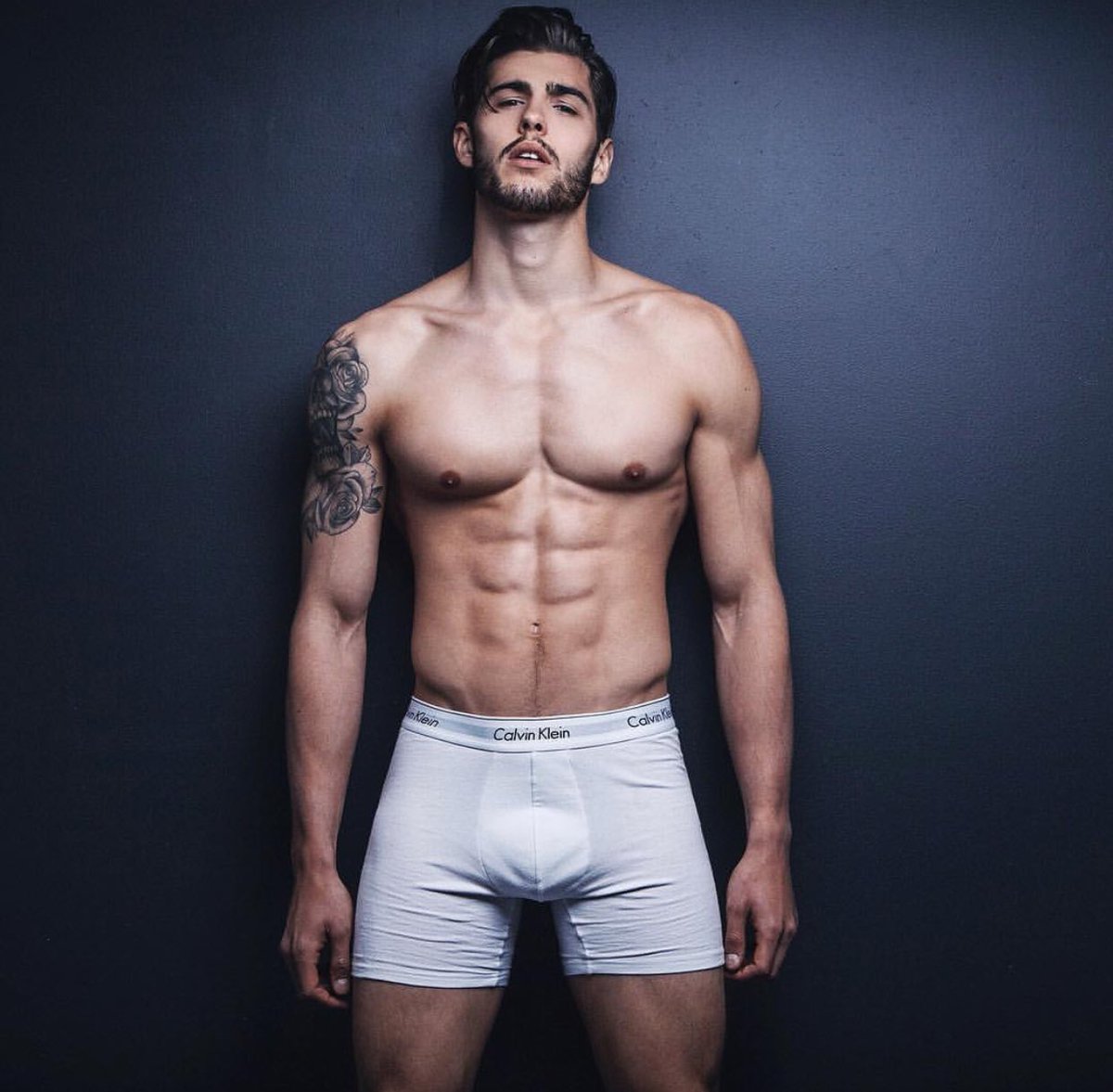 Fighting appearance 

N e m o vs Theo 

#RPBBSeason2