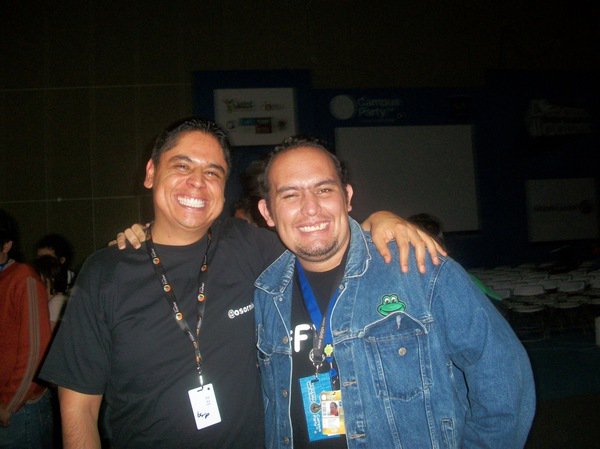 Oasisantonio's tweet photo. 6 years ago @natsukigamer @osornios @bioalexa @Manguito #Cpmx2 https://t.co/TaU10tlf3x