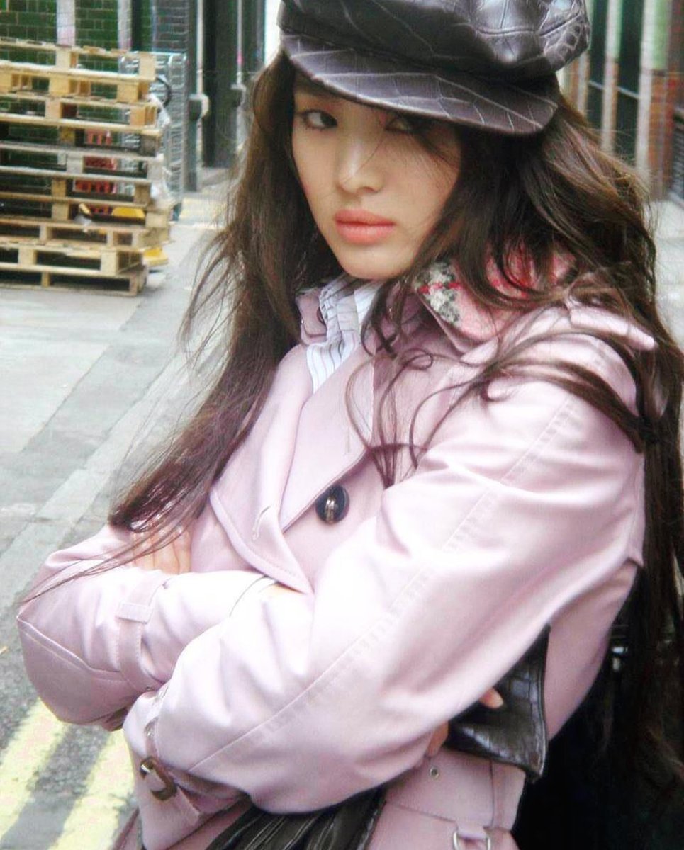 gloriamced88's tweet photo. Very rare sassy photo of @kyos1122 #DescendantsOfTheSun #SongSongCouple #DOTSChoice https://t.co/IwqCf9d6mm