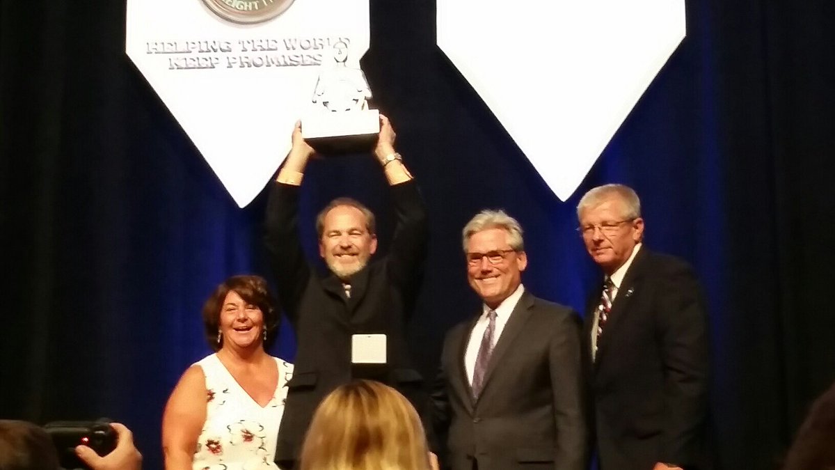 intrucking's tweet photo. @ISPCVED #NTDC2016 Mike White from Indiana wins Grand Champion! https://t.co/2CDQOGYDl0