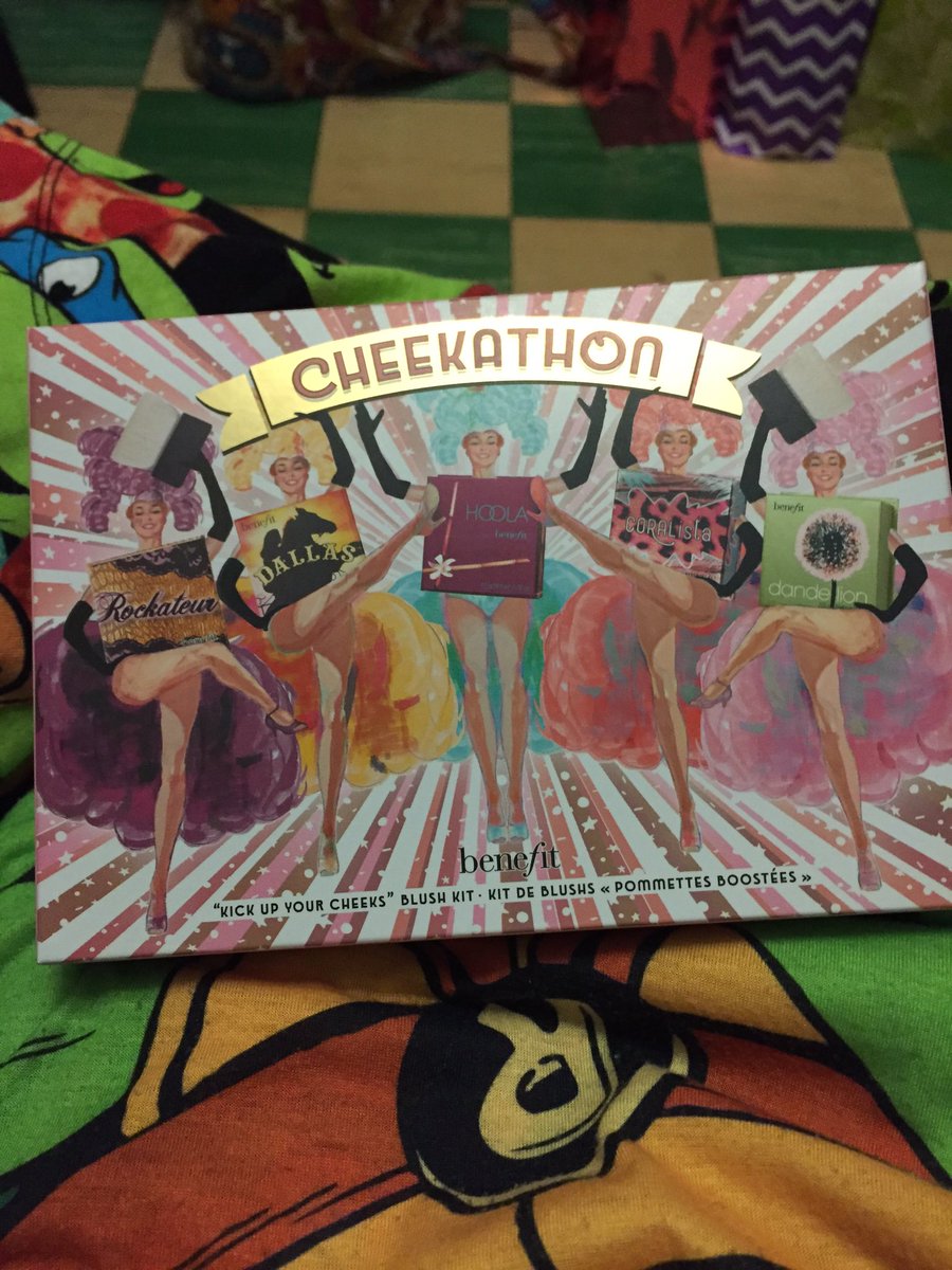 KelsAYE1202's tweet photo. @BenefitBeauty, this pallete is everything the blush lover in me ever wanted. Thank you. #cheekathon #makeup https://t.co/GkbyGJ2jbW