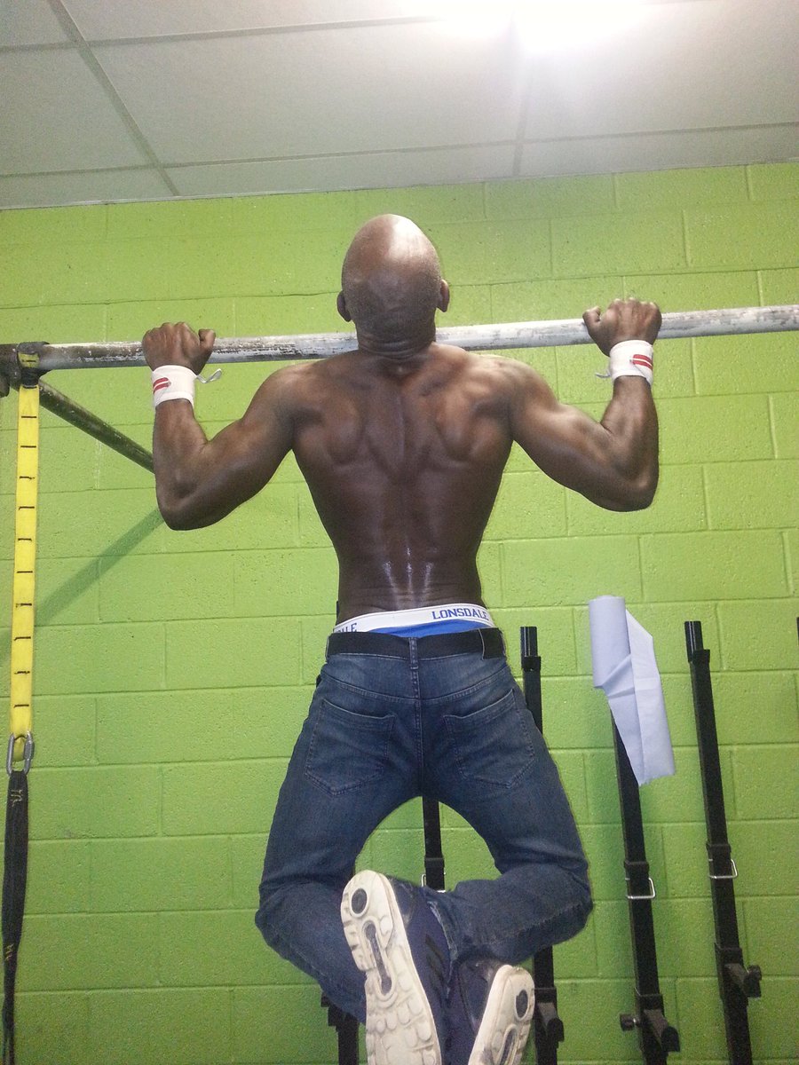 SweetsDj's tweet photo. ShoulderDay. The Finisher @DamienPatrick @ChristaMills24 @GymMotivate_#pullups #fitfam #barsz #gymlife https://t.co/oAPPbLWhpq