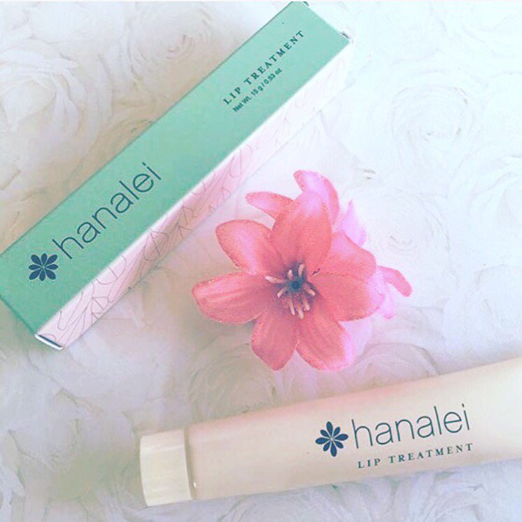 hanaleicompany's tweet photo. “I have been applying it under my #LiquidLipsticks so my #lips don’t look dry and cakey” - @kloiejada #LipTreatment https://t.co/wwpJIpMyi9
