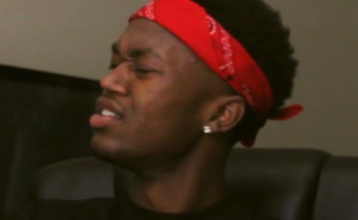DonteMacc's tweet photo. When you're single asf and someone tries to tell you what you can and can't do https://t.co/simtHWtiWx