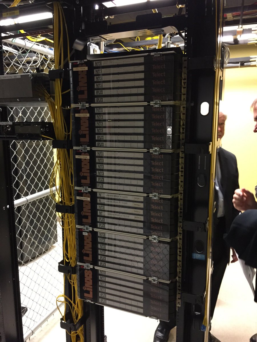 mammothyeah's tweet photo. New fiber panels to light up Mammoth's carrier space connected to US Bank in Spokane, Washington.  Exciting! https://t.co/TsKqCwT2Ot