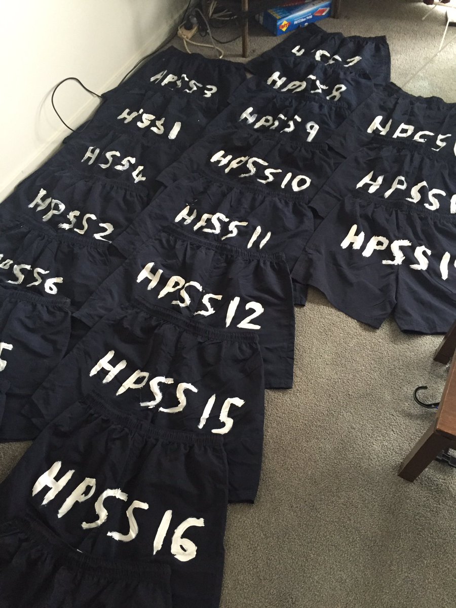 Good afternoon of painting, new PE shorts ready to go <a href="/dunbar_jayne/">Jayne</a> <a href="/NatashaLowNZ/">Natasha Low</a> <a href="/tomenormous/">tome Chan chui</a> <a href="/Elizzysam/">Elizabeth Samuel</a> 👌🏾😜😳