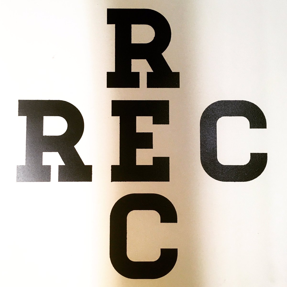 DN_creatures's tweet photo. 某バンドさんのRECにお邪魔してます。
新譜つくりてぇ!!!!!!
#LOVErec #MUSIC #SelectSound https://t.co/qGaTRBDvYO