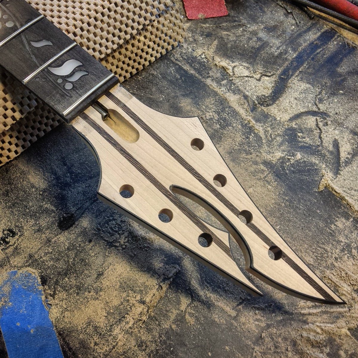 EQGuitars's tweet photo. #7string https://t.co/oYjeMVXHlV