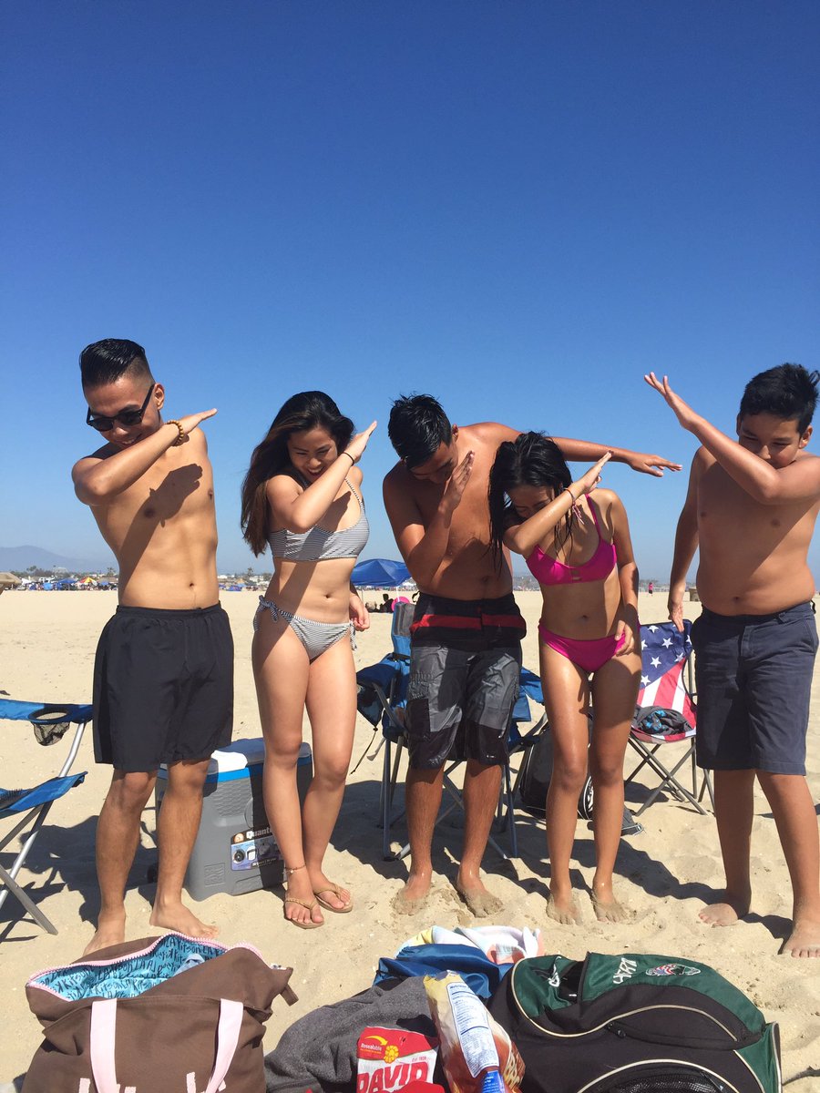AllanMichaelSI's tweet photo. #OCEAST beach fellowship day! 🍊💚 https://t.co/T3OVS9Gu0H