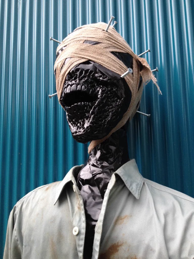 カカシを作ってと頼まれたから作った結果ｗ人除け効果抜群のホラー作品にｗｗｗ