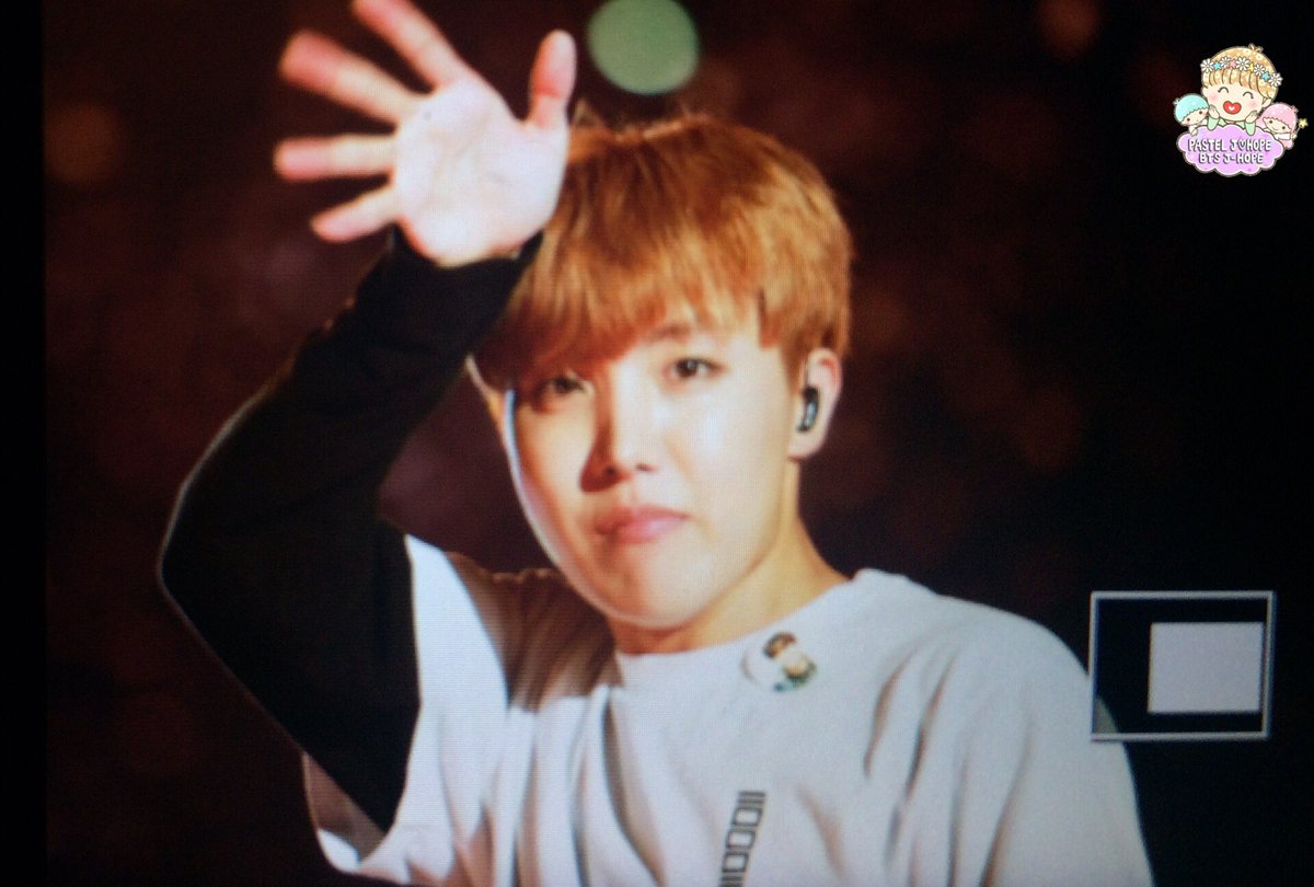 pastel_jhope's tweet photo. 160814 도쿄🎤
알라뷰 ㅠㅠㅠㅠㅠㅠㅠㅠㅠㅠㅠㅠㅠㅠㅠㅠㅠㅠㅠㅠㅠㅠㅠㅠㅠㅠㅠㅠ 
막콘 아리가또고자이마스다잉💓
#방탄소년단 #BTS #제이홉 #jhope #홉이 
@BTS_twt https://t.co/WtLGt4aZMN