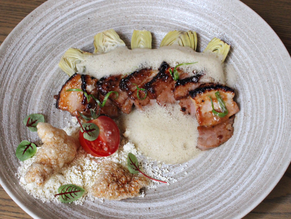 BONDST's tweet photo. It's sooo tasty!😋 (24 HR Braised Kuro Buta Pork Belly) #BONDST https://t.co/mjM3Xnzz7m