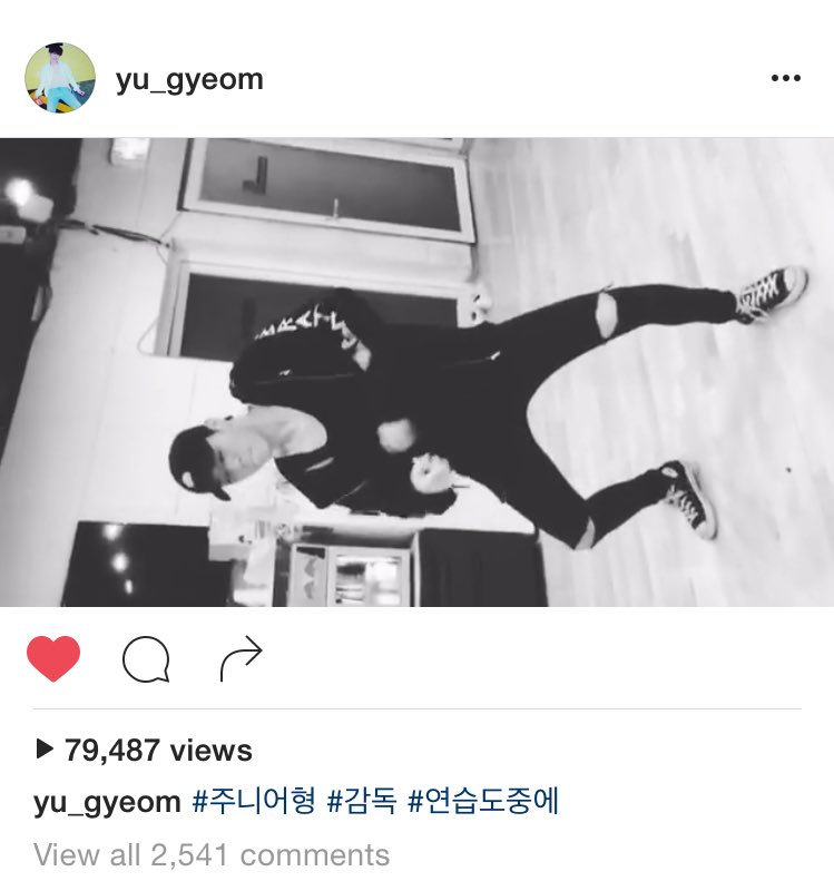 frickfrackenbae's tweet image. So cute yugyeoms hashtags! #junior-hyung #director #duringpractice