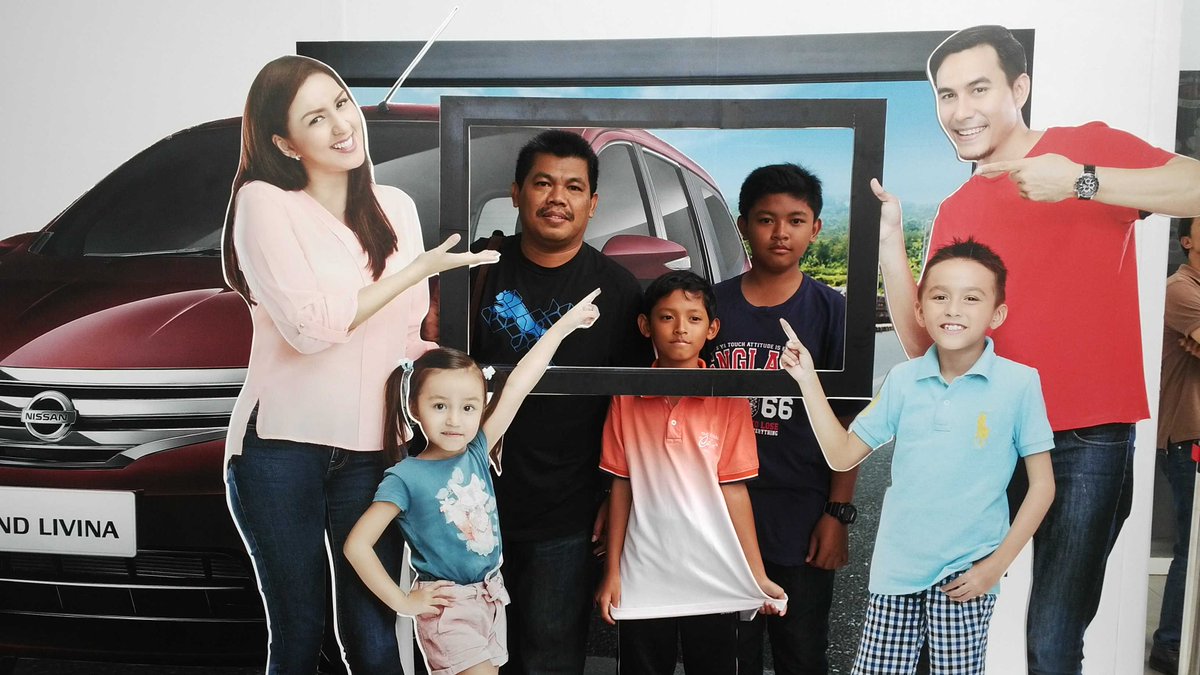 santoedy's tweet photo. @Nissanid #nissangiias2016 #gl3dtrickart https://t.co/HjYj39pAL7