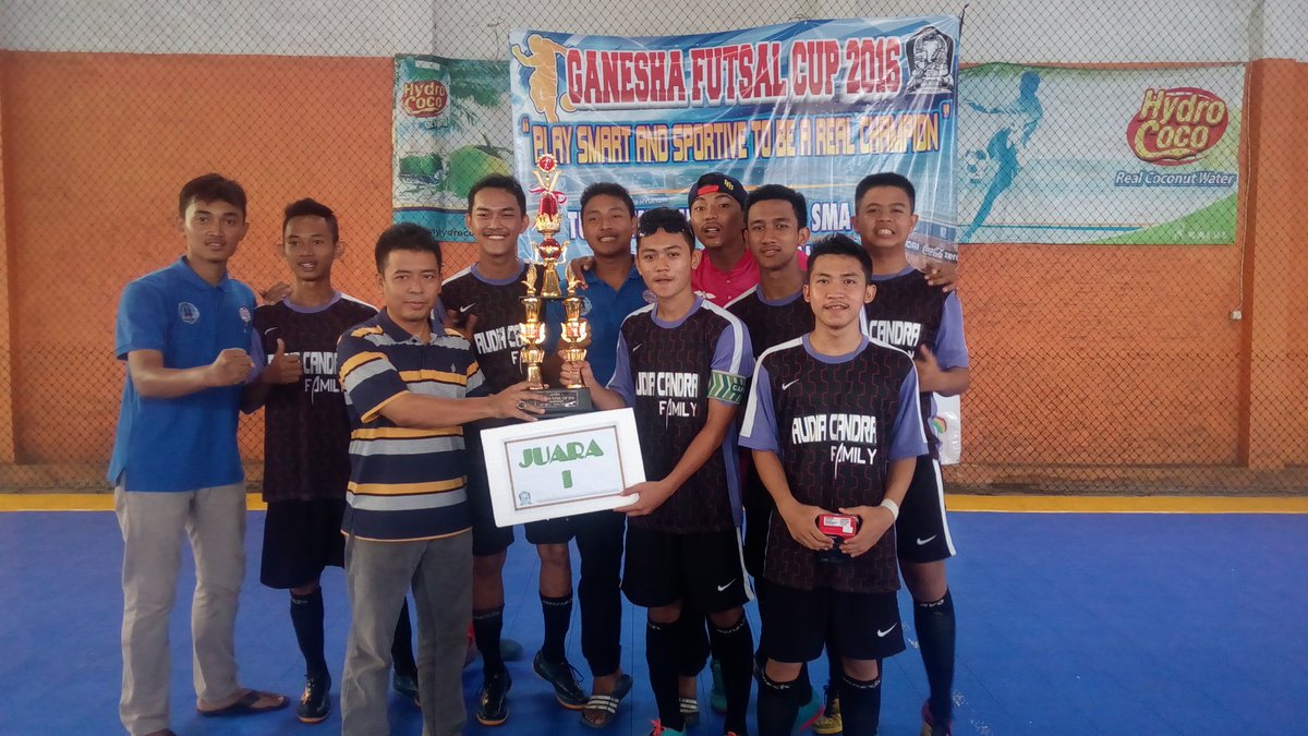 Congrats! buat tim futsal <a href="/SMANDA_UpDate/">SMA N 2 Purbalingga</a> keluar sebagai Juara 1 turnamen futsal Ganesha Cup 2016 ⚽ 🎉